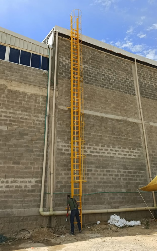 montaje de escalera vertical